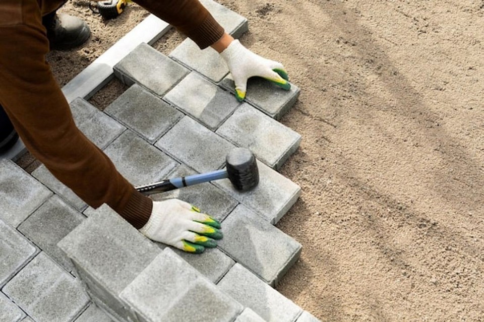 Driving way and walking way paving