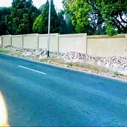 Boundary wall